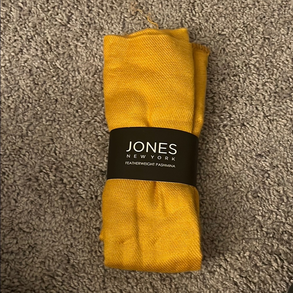 3/$12 🍀 Jones New York Gold Yellow Pashmina NWT
